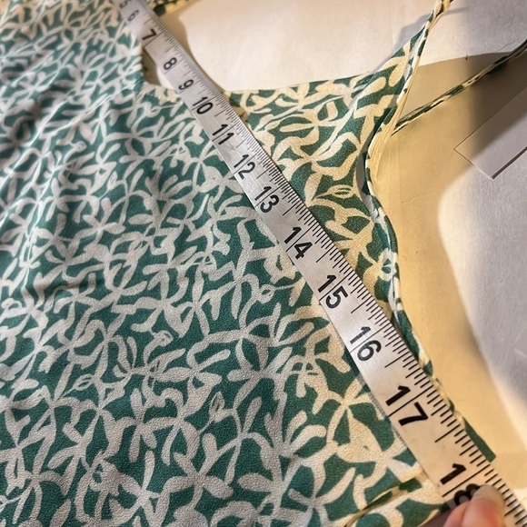 Women’s Floral Green  Tank Top New without tags - Picture 5 of 6